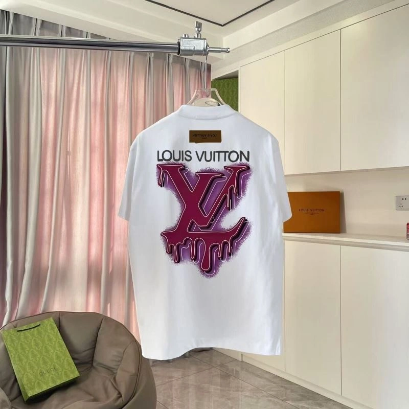 Unisex Louis Vuitton T-Shirts 132128