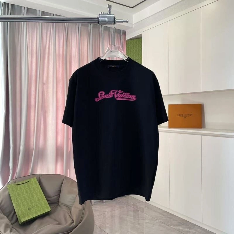 Unisex Louis Vuitton T-Shirts 132128