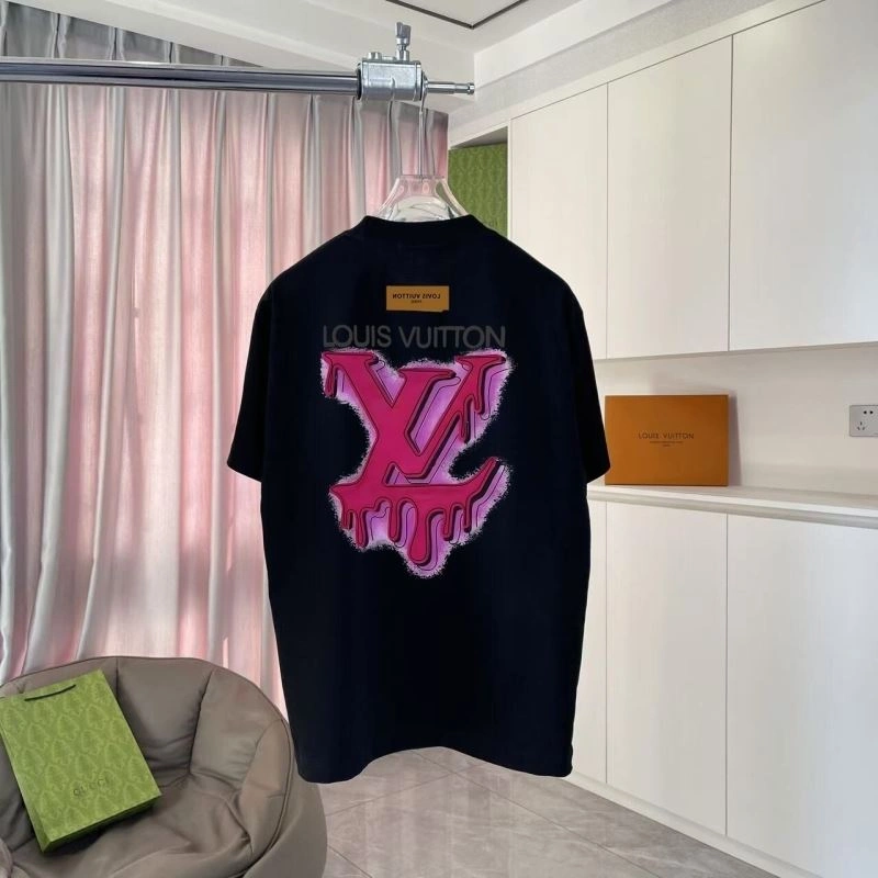 Unisex Louis Vuitton T-Shirts 132128
