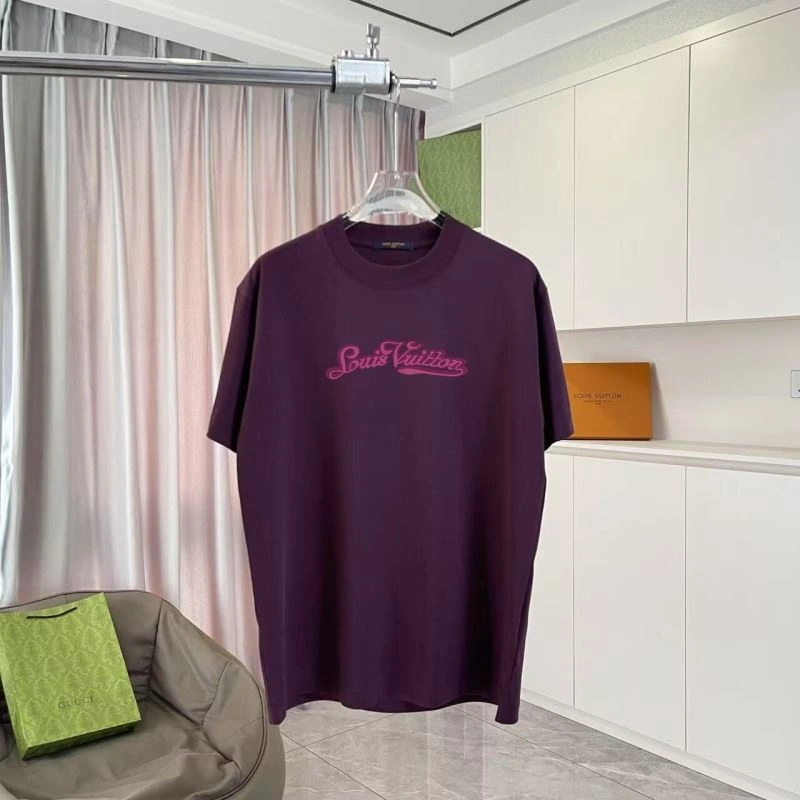 Unisex Louis Vuitton T-Shirts 132128