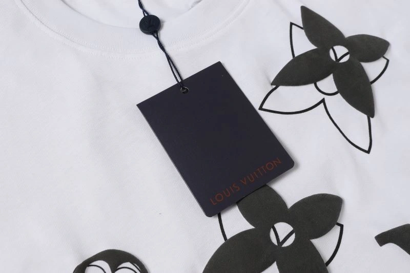 Fashionable Louis Vuitton T-Shirts 132139