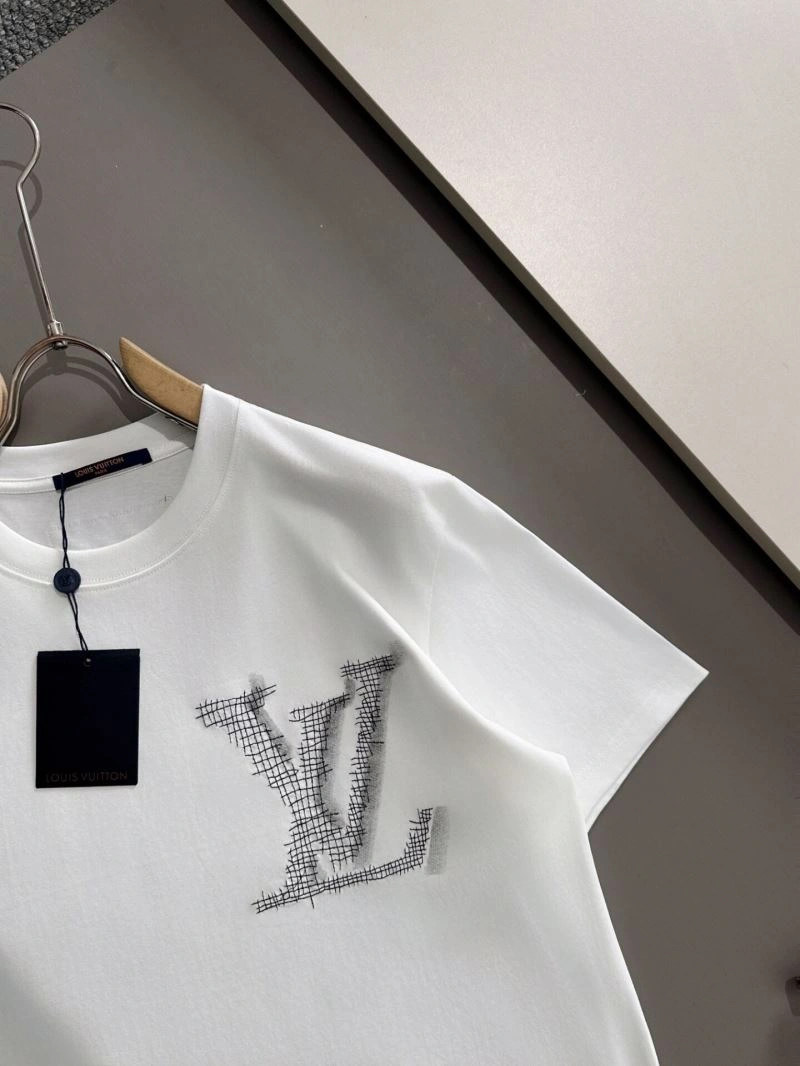 WellDesigned Louis Vuitton T-Shirts 132110