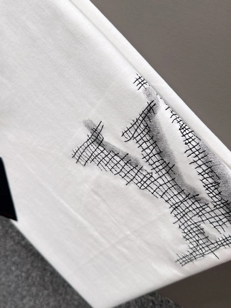 WellDesigned Louis Vuitton T-Shirts 132110