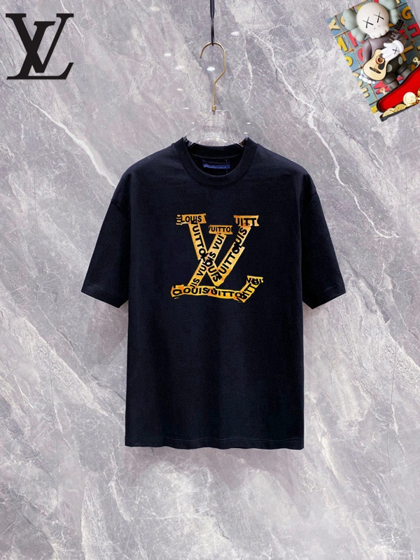 Bold Louis Vuitton T-Shirts 132017