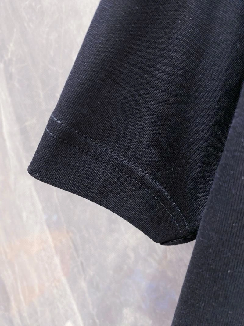 Bold Louis Vuitton T-Shirts 132017
