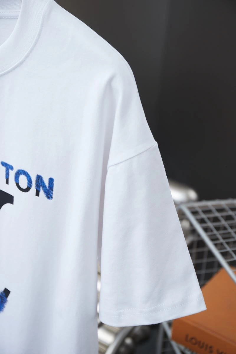Compact Louis Vuitton T-Shirts 138491