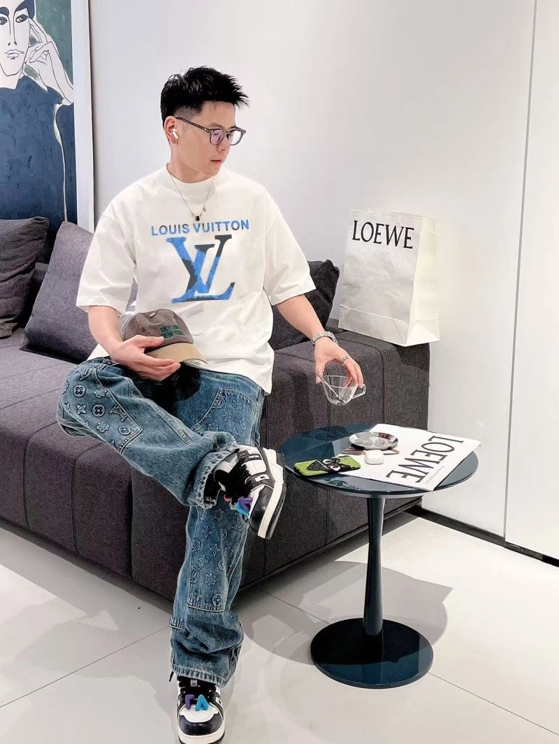 Compact Louis Vuitton T-Shirts 138491