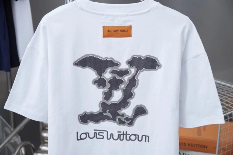 Louis Vuitton T-Shirts EasyCare 138483