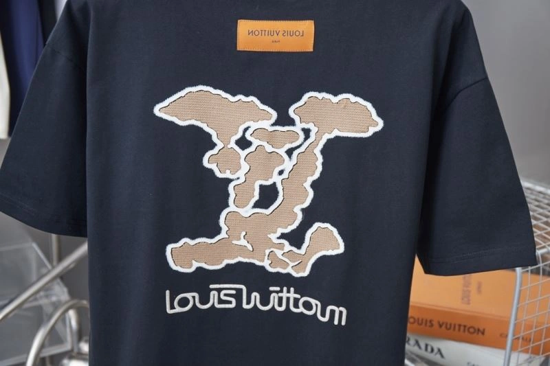 Durable Louis Vuitton T-Shirts 138473