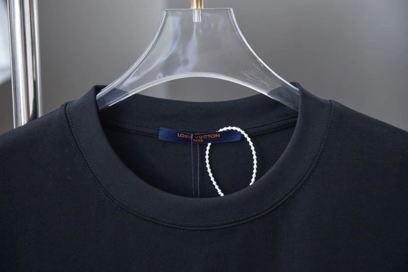 Louis Vuitton T-Shirts Snug 138471