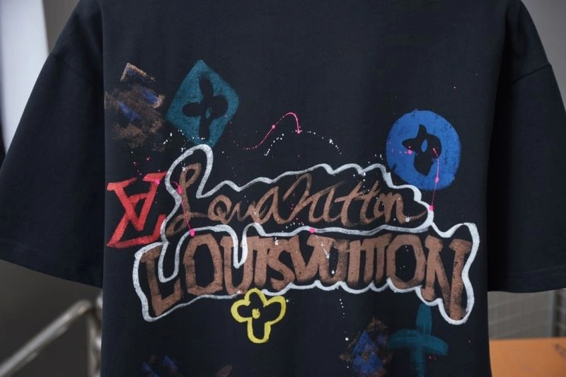 Louis Vuitton T-Shirts Snug 138471