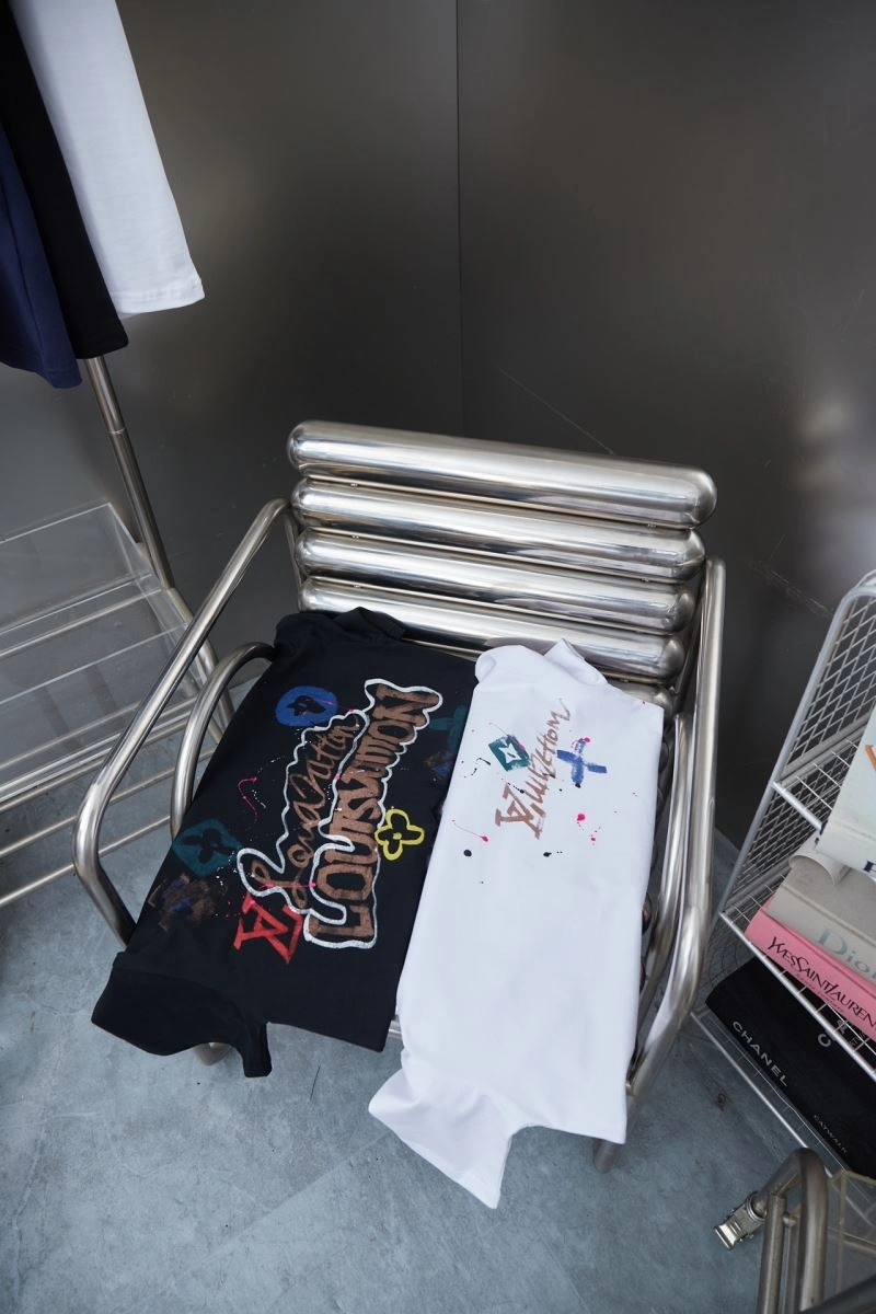 Louis Vuitton T-Shirts Snug 138471