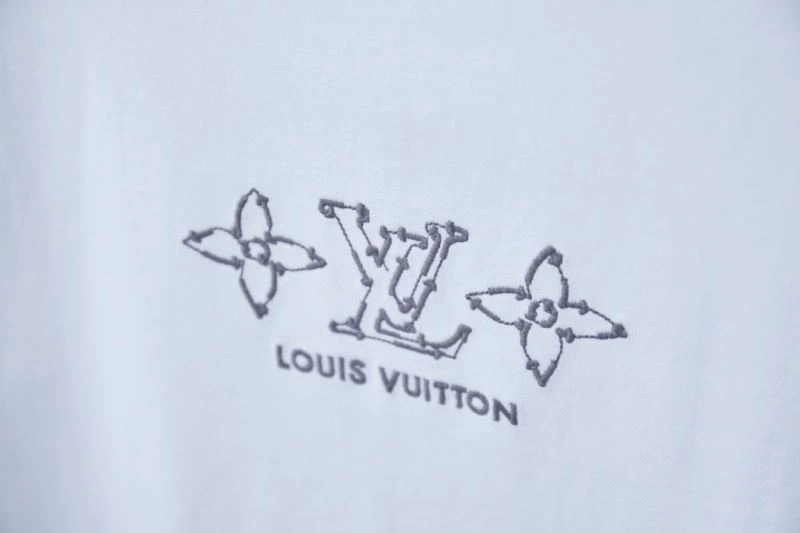 Louis Vuitton T-Shirts Modern 138499