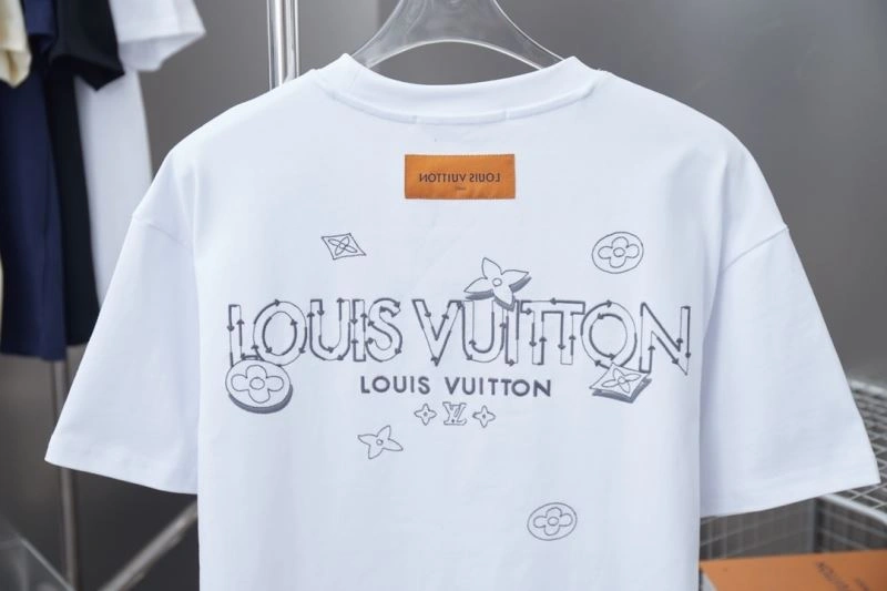 Louis Vuitton T-Shirts Modern 138499