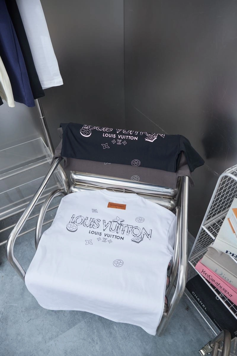 Louis Vuitton T-Shirts Modern 138499
