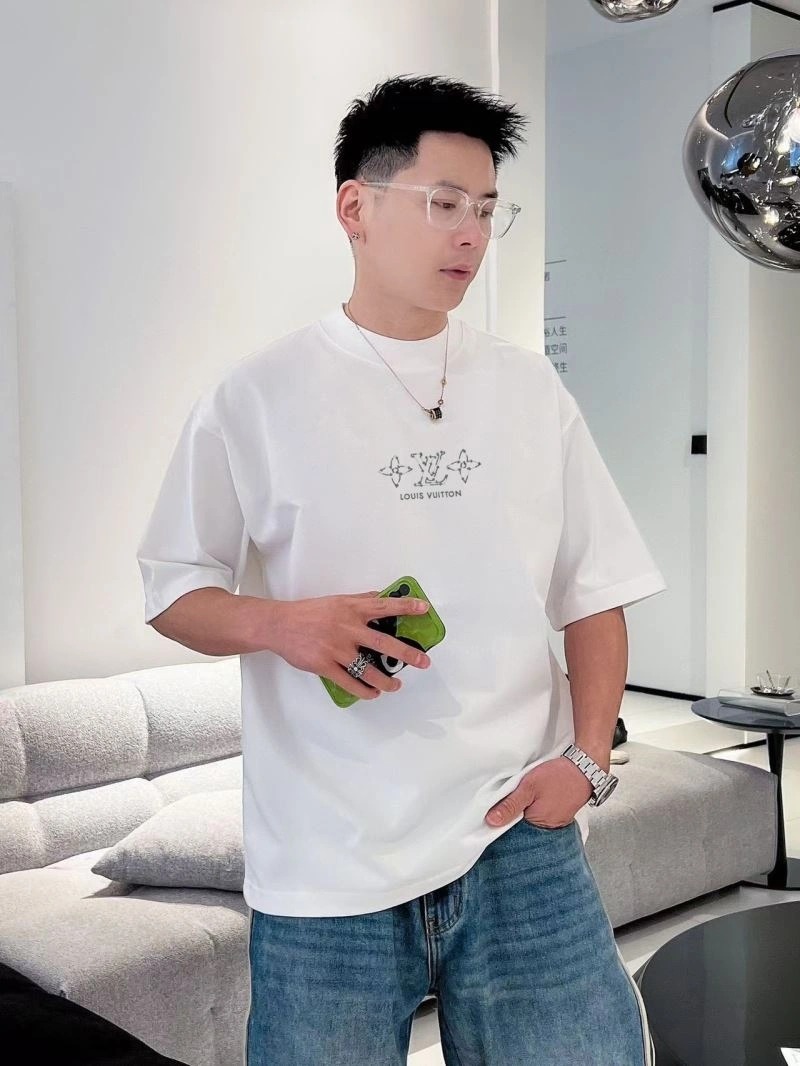 Louis Vuitton T-Shirts Modern 138499
