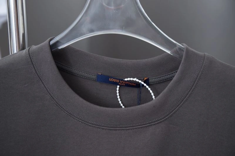 Practical Louis Vuitton T-Shirts 138472