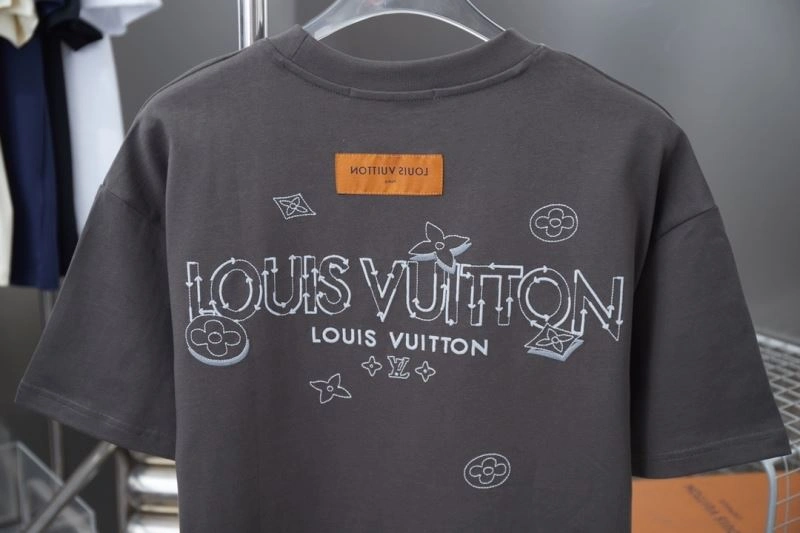 Practical Louis Vuitton T-Shirts 138472