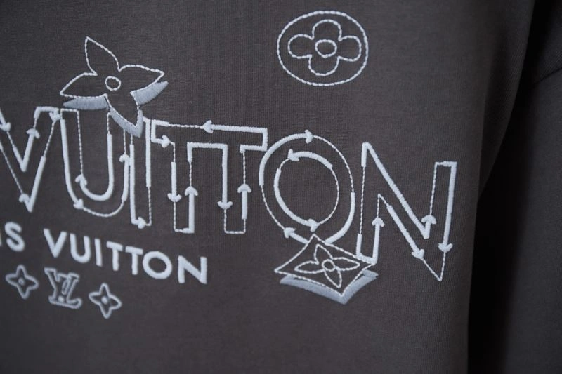 Practical Louis Vuitton T-Shirts 138472