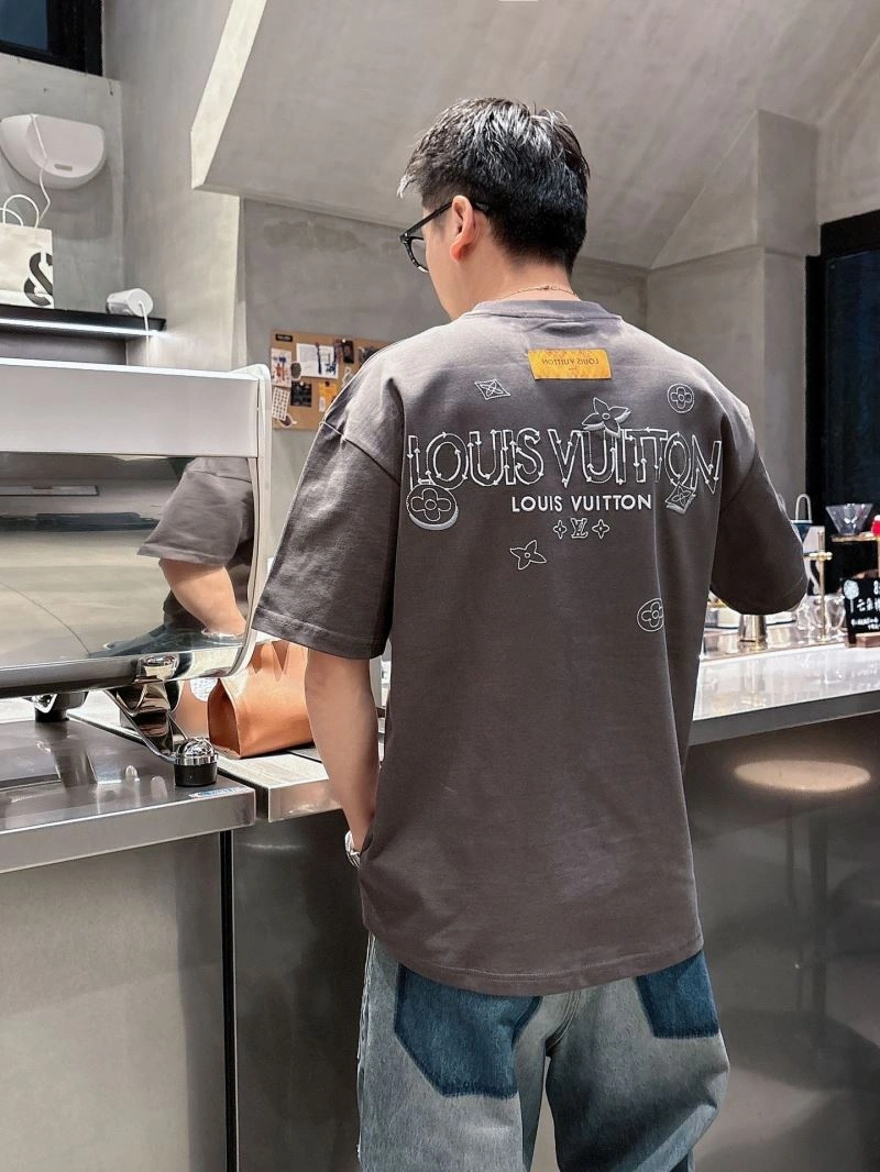 Practical Louis Vuitton T-Shirts 138472