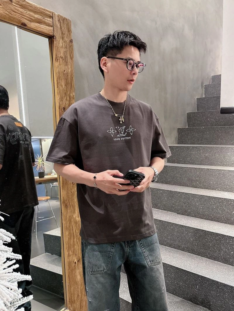 Practical Louis Vuitton T-Shirts 138472