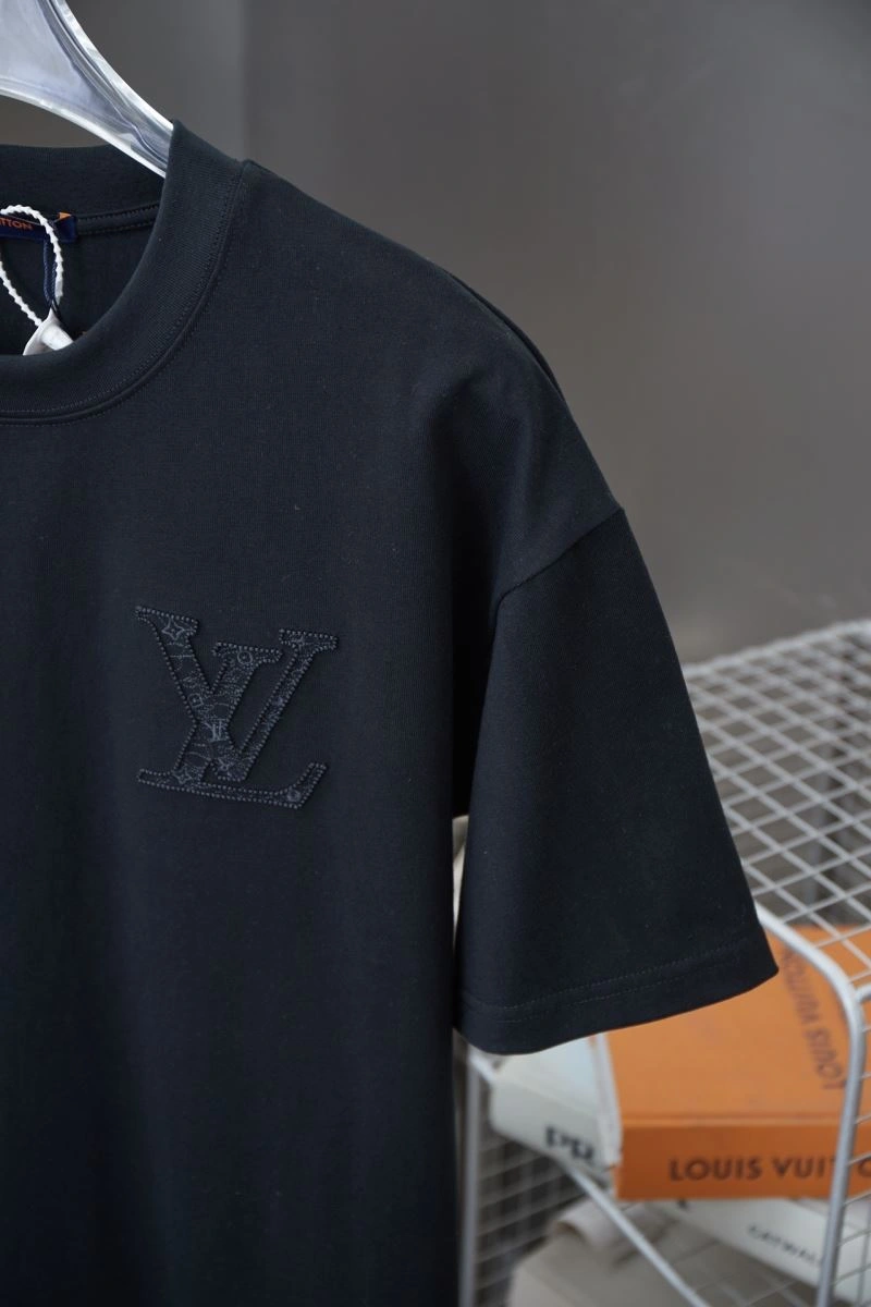 Louis Vuitton T-Shirts Lightweight 138467