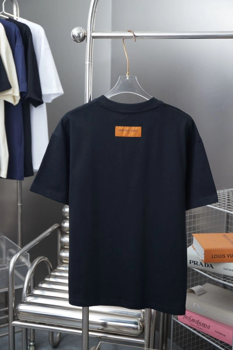 Supportive Louis Vuitton T-Shirts 138461