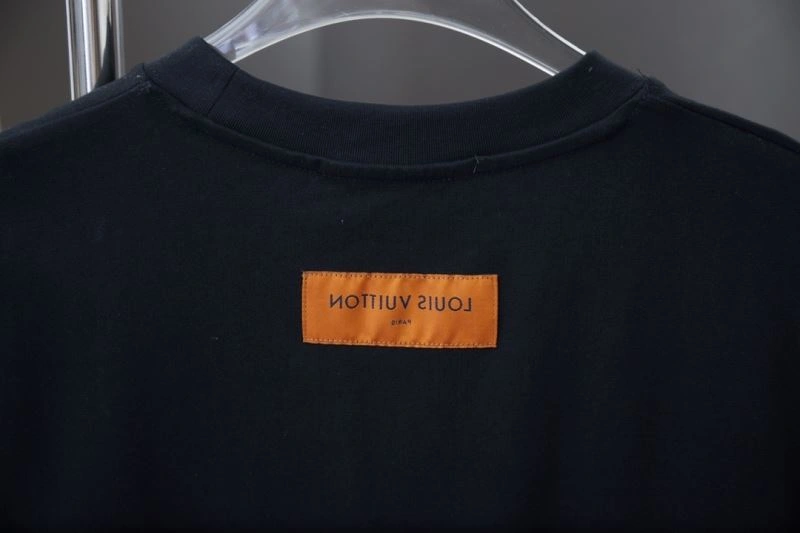 Supportive Louis Vuitton T-Shirts 138461