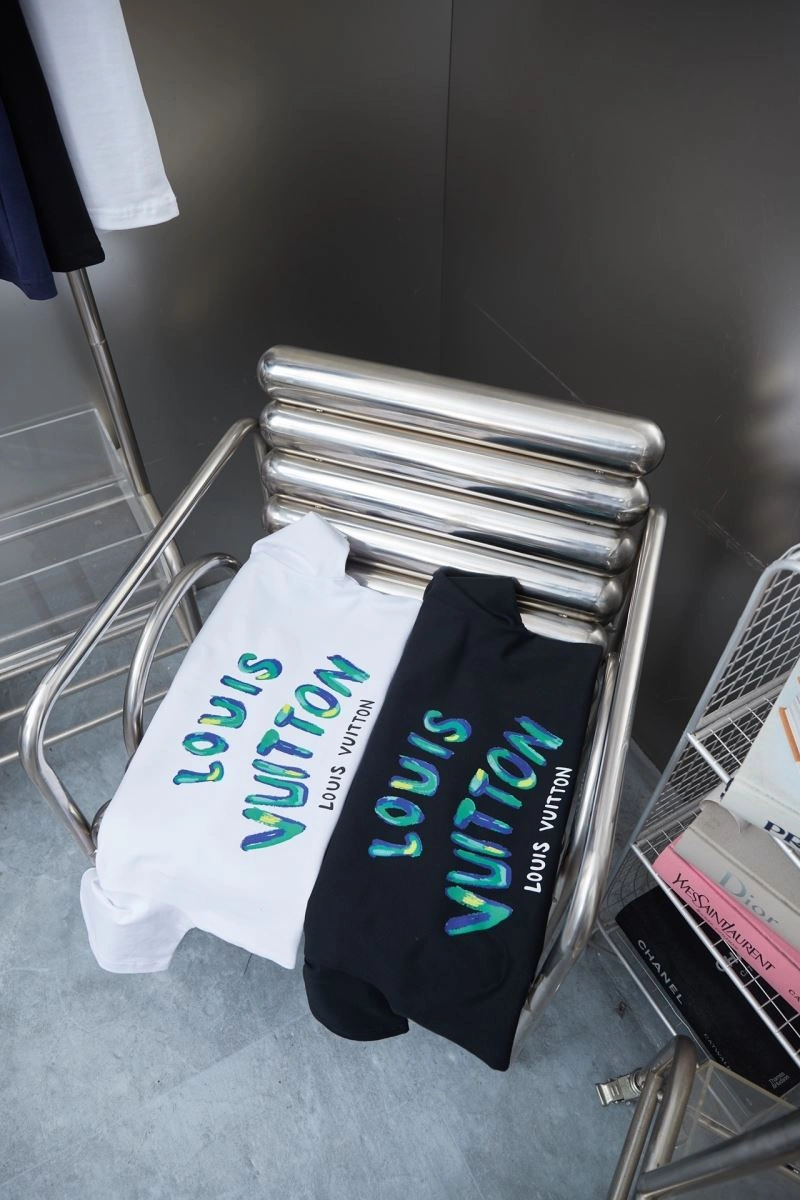 Supportive Louis Vuitton T-Shirts 138461