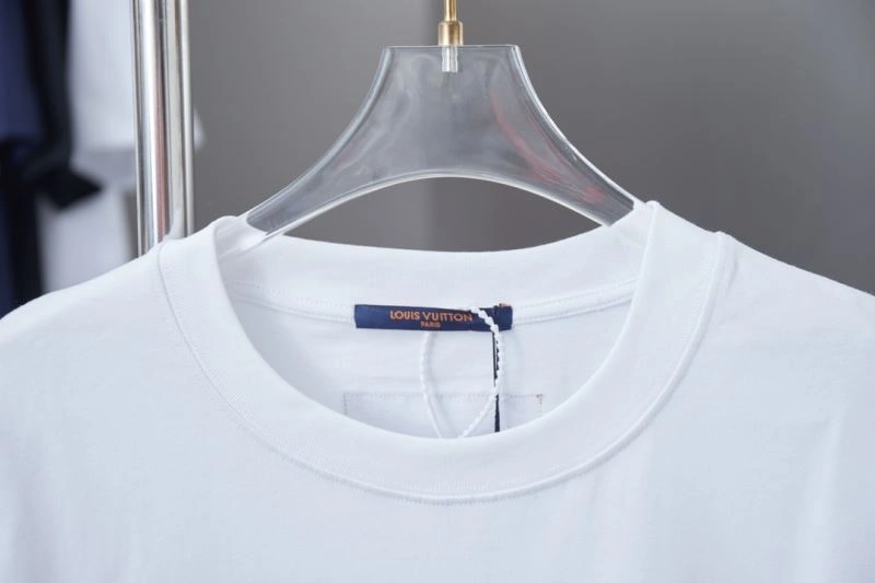 Timeless Louis Vuitton T-Shirts 138458