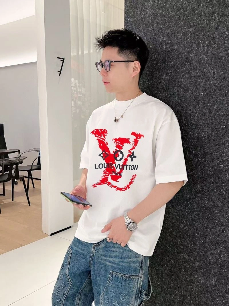 Timeless Louis Vuitton T-Shirts 138458