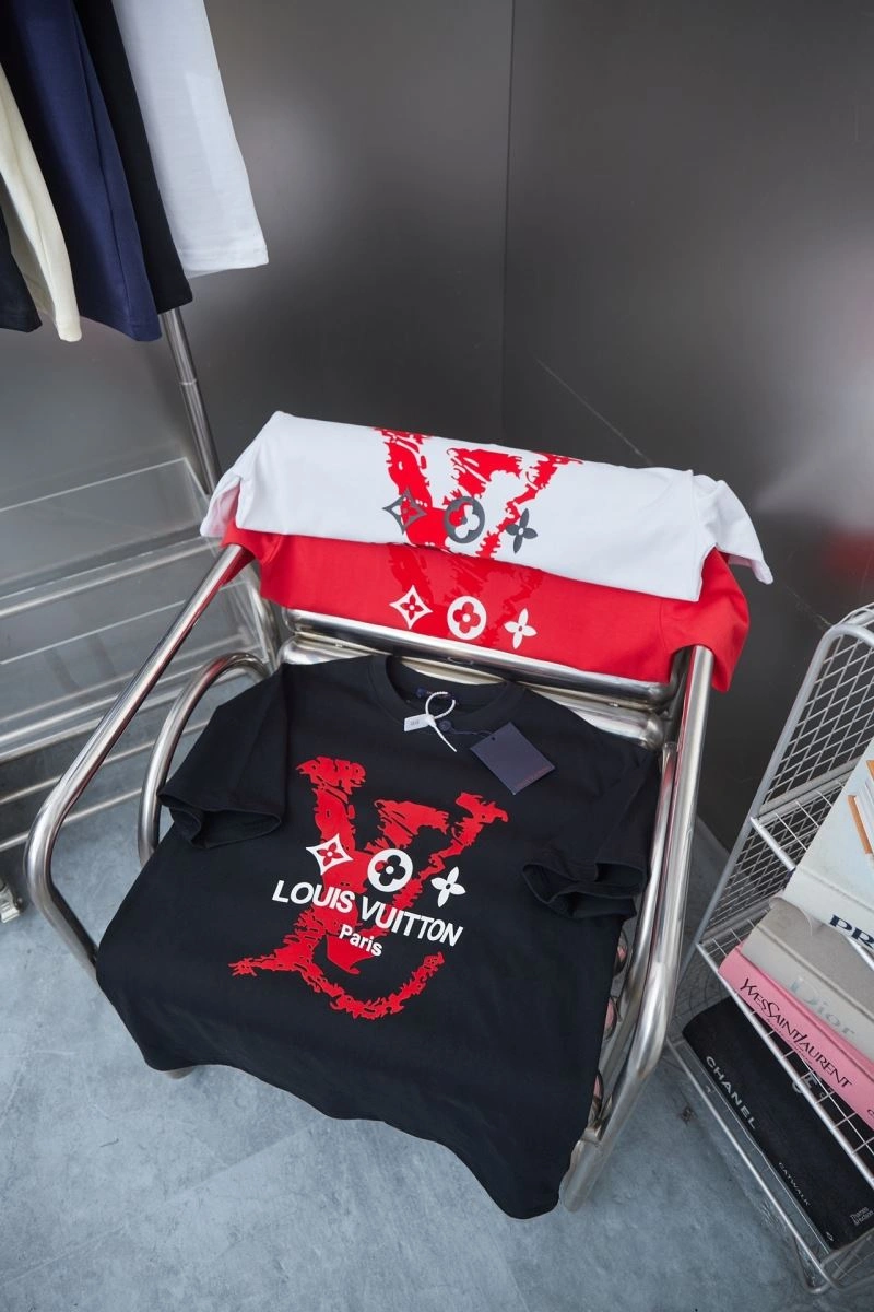 Trendy Louis Vuitton T-Shirts 138452