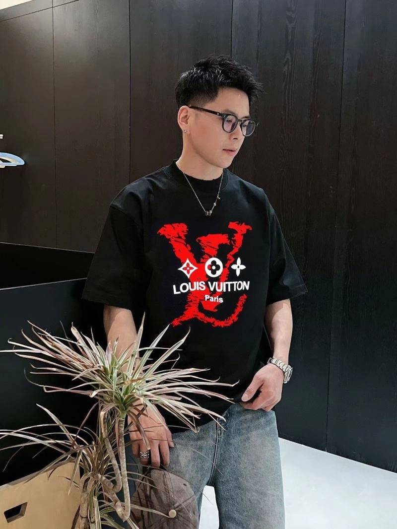 Trendy Louis Vuitton T-Shirts 138452