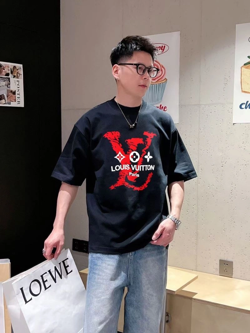 Trendy Louis Vuitton T-Shirts 138452