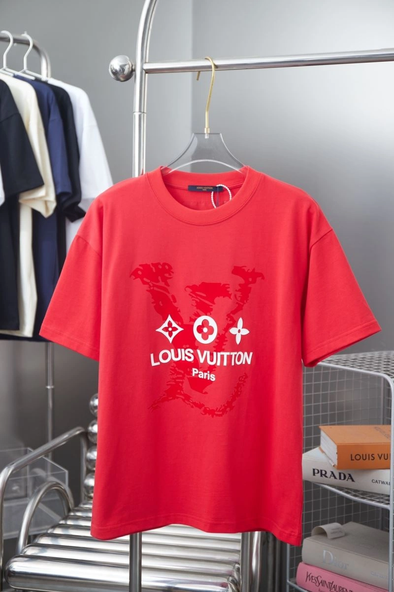 Seasonal Louis Vuitton T-Shirts 138450