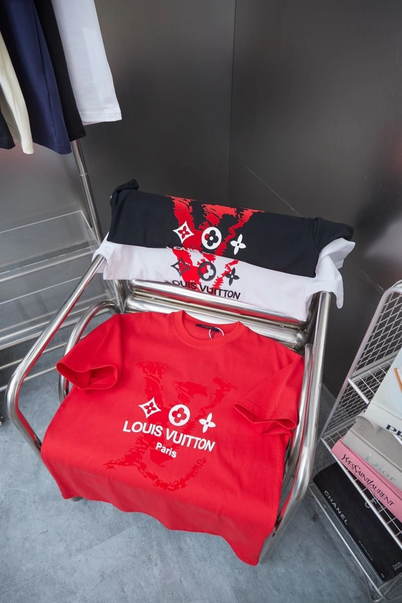 Seasonal Louis Vuitton T-Shirts 138450