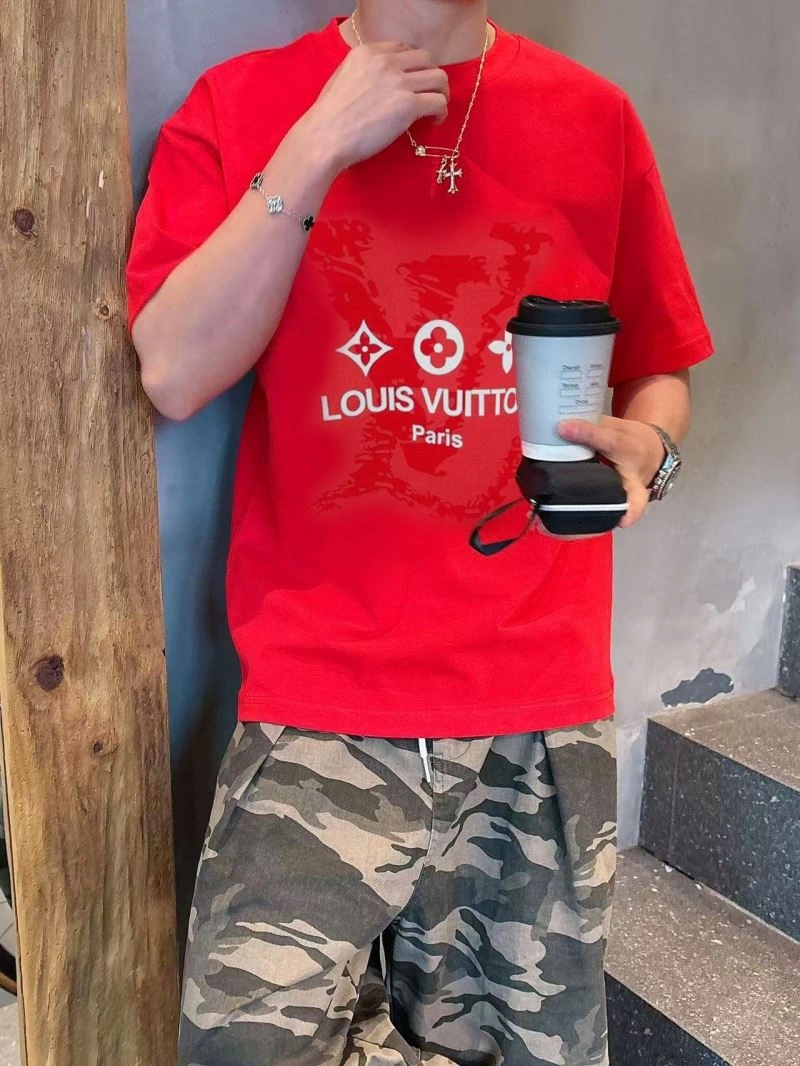 Seasonal Louis Vuitton T-Shirts 138450