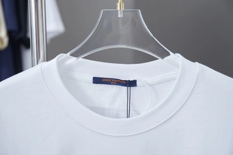 Breathable Louis Vuitton T-Shirts 138446