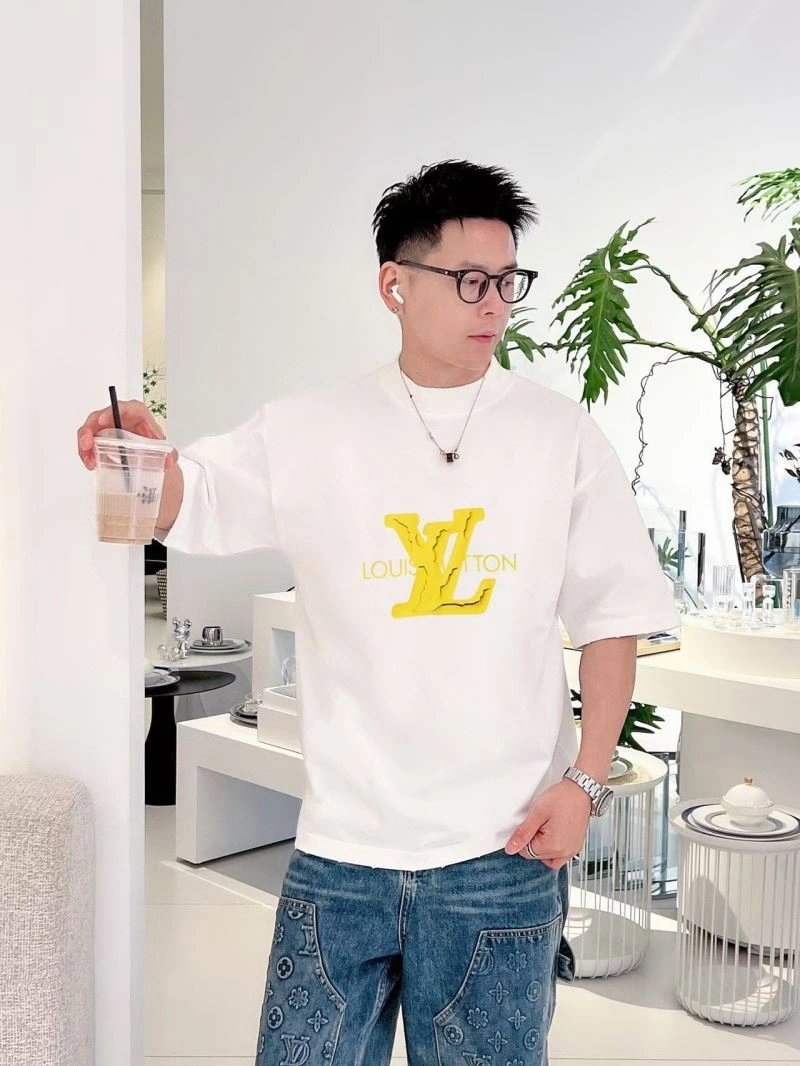 Breathable Louis Vuitton T-Shirts 138446