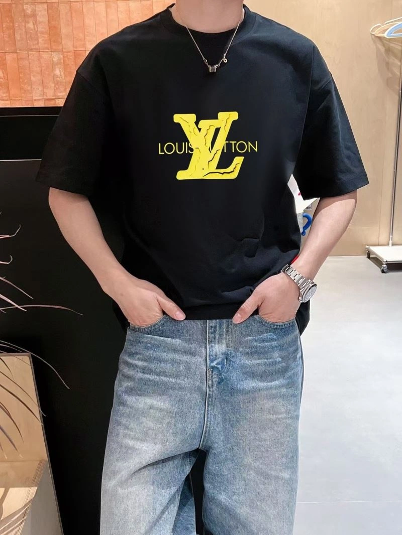 Unisex Louis Vuitton T-Shirts 138457
