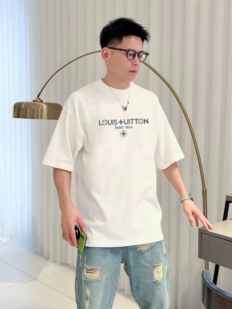 DailyWear Louis Vuitton T-Shirts 138456