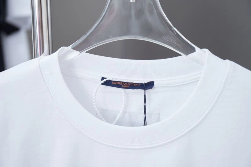 Bold Louis Vuitton T-Shirts 138449
