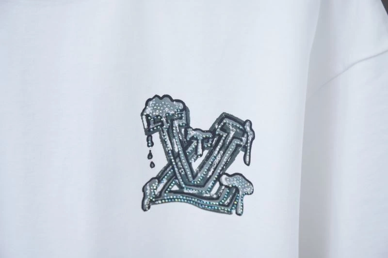 Bold Louis Vuitton T-Shirts 138449