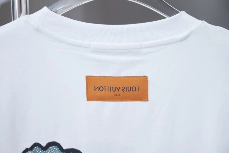 Bold Louis Vuitton T-Shirts 138449