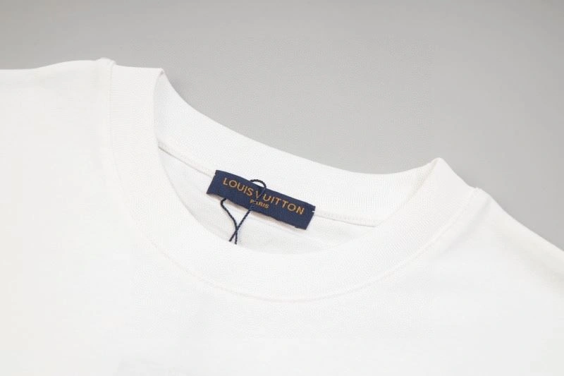 Trendsetting Louis Vuitton T-Shirts 138447