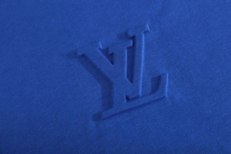 Lightweight Louis Vuitton T-Shirts 138428