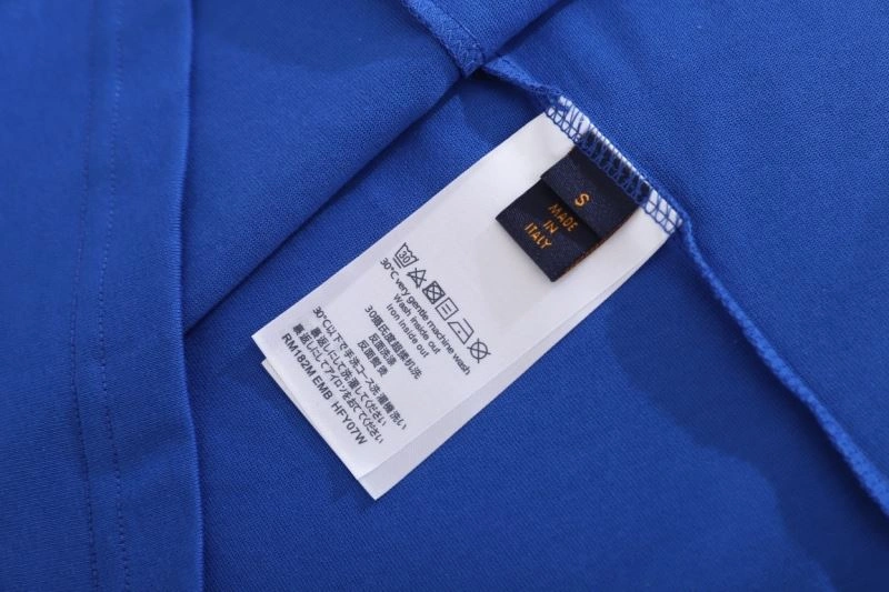 Lightweight Louis Vuitton T-Shirts 138428