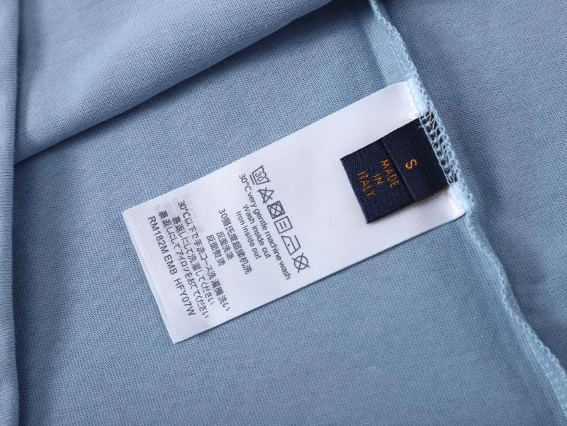 Louis Vuitton T-Shirts WeatherProof 138439