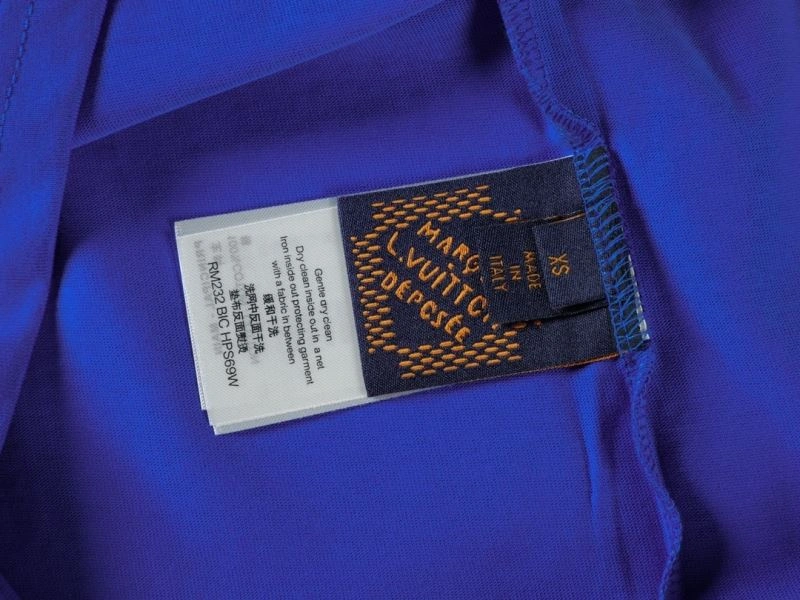 Compact Louis Vuitton T-Shirts 138421