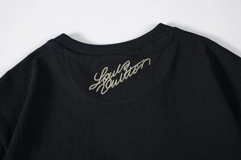 Louis Vuitton T-Shirts Lightweight 138415